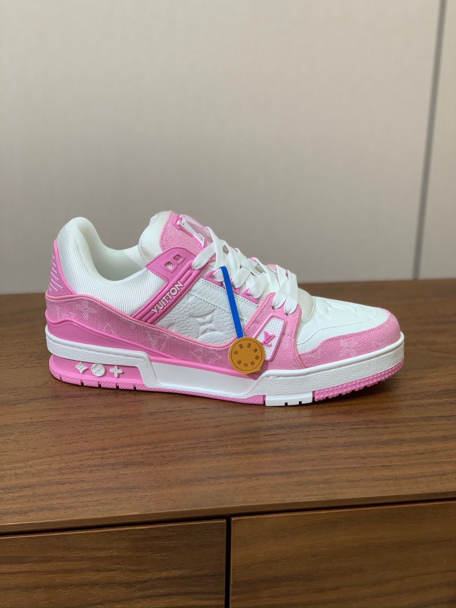 顶级品质🔸L*****V🔸TRAINER最好看的运动鞋。原版1:1精准复刻、细节很无敌、诚意满满、进口定