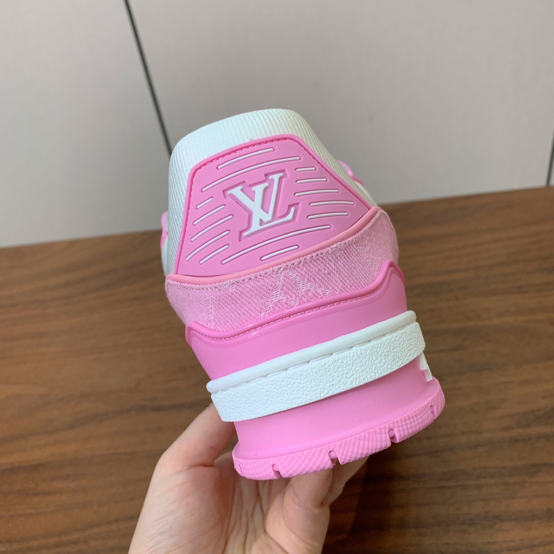 顶级品质🔸L*****V🔸TRAINER最好看的运动鞋。原版1:1精准复刻、细节很无敌、诚意满满、进口定