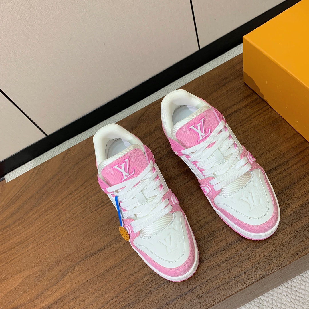 顶级品质🔸L*****V🔸TRAINER最好看的运动鞋。原版1:1精准复刻、细节很无敌、诚意满满、进口定