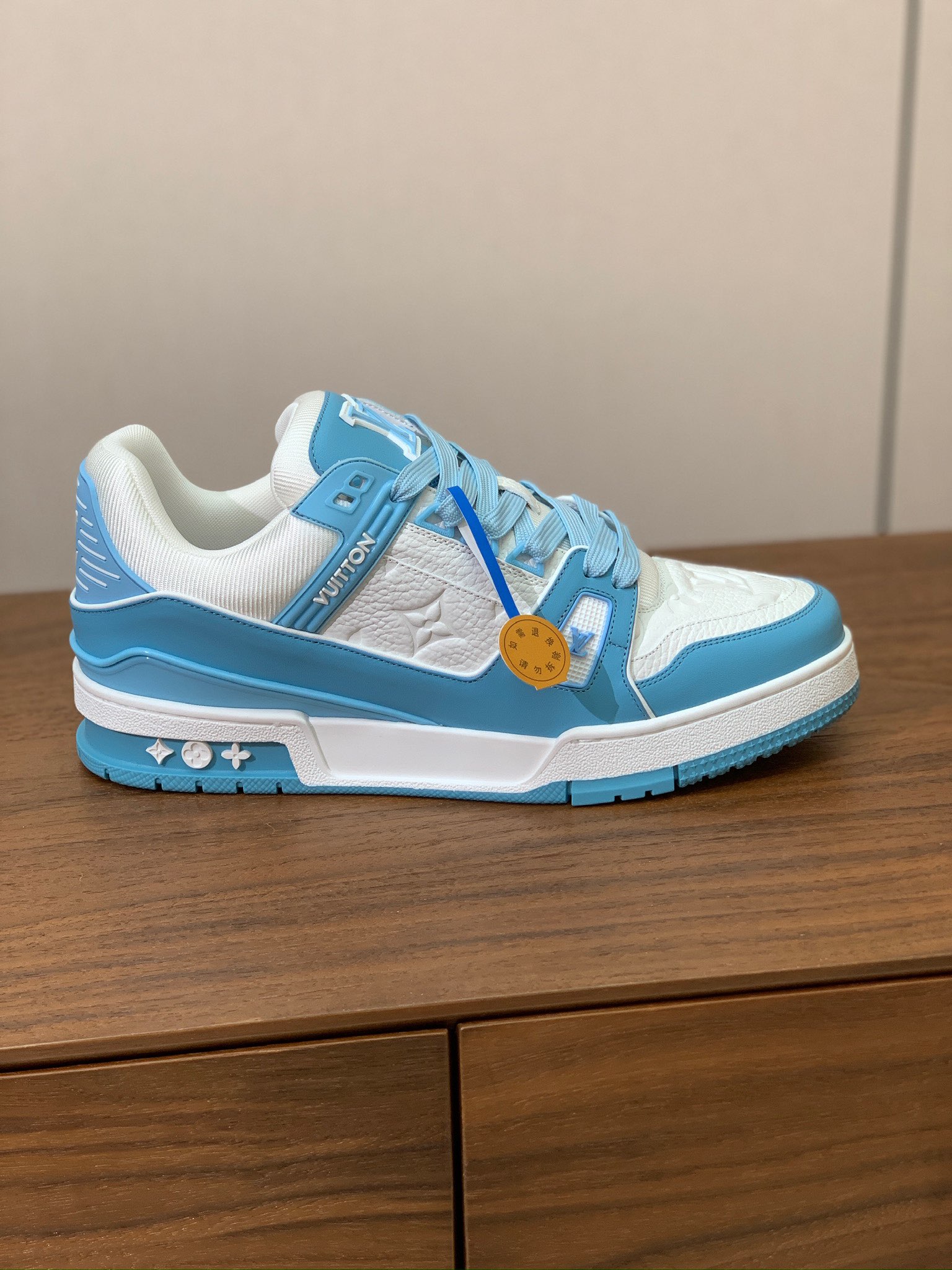 顶级品质🔸L*****V🔸TRAINER最好看的运动鞋。原版1:1精准复刻、细节很无敌、诚意满满、进口定