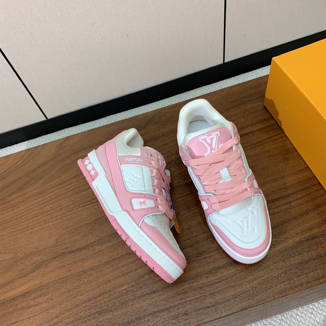 顶级品质🔸L*****V🔸TRAINER最好看的运动鞋。原版1:1精准复刻、细节很无敌、诚意满满、进口定