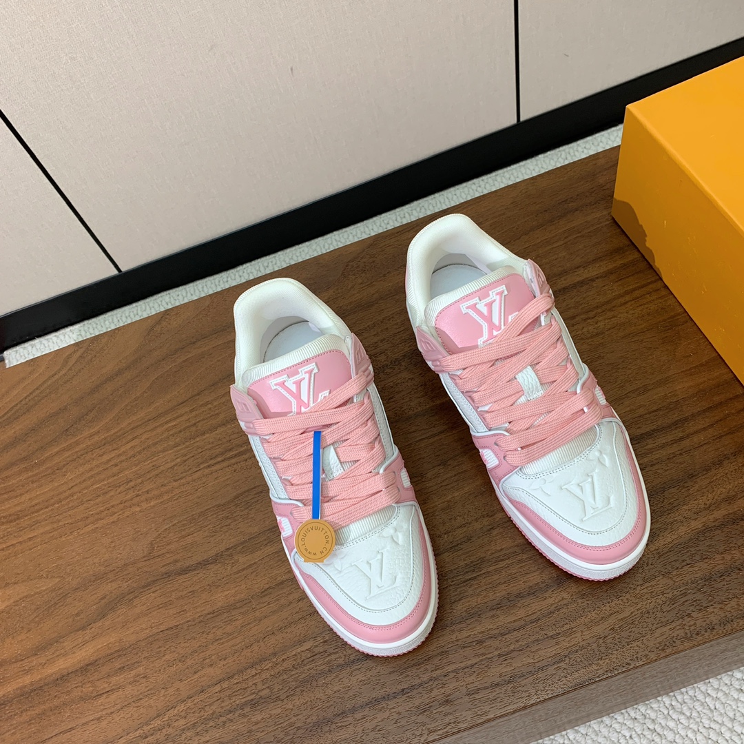 顶级品质🔸L*****V🔸TRAINER最好看的运动鞋。原版1:1精准复刻、细节很无敌、诚意满满、进口定