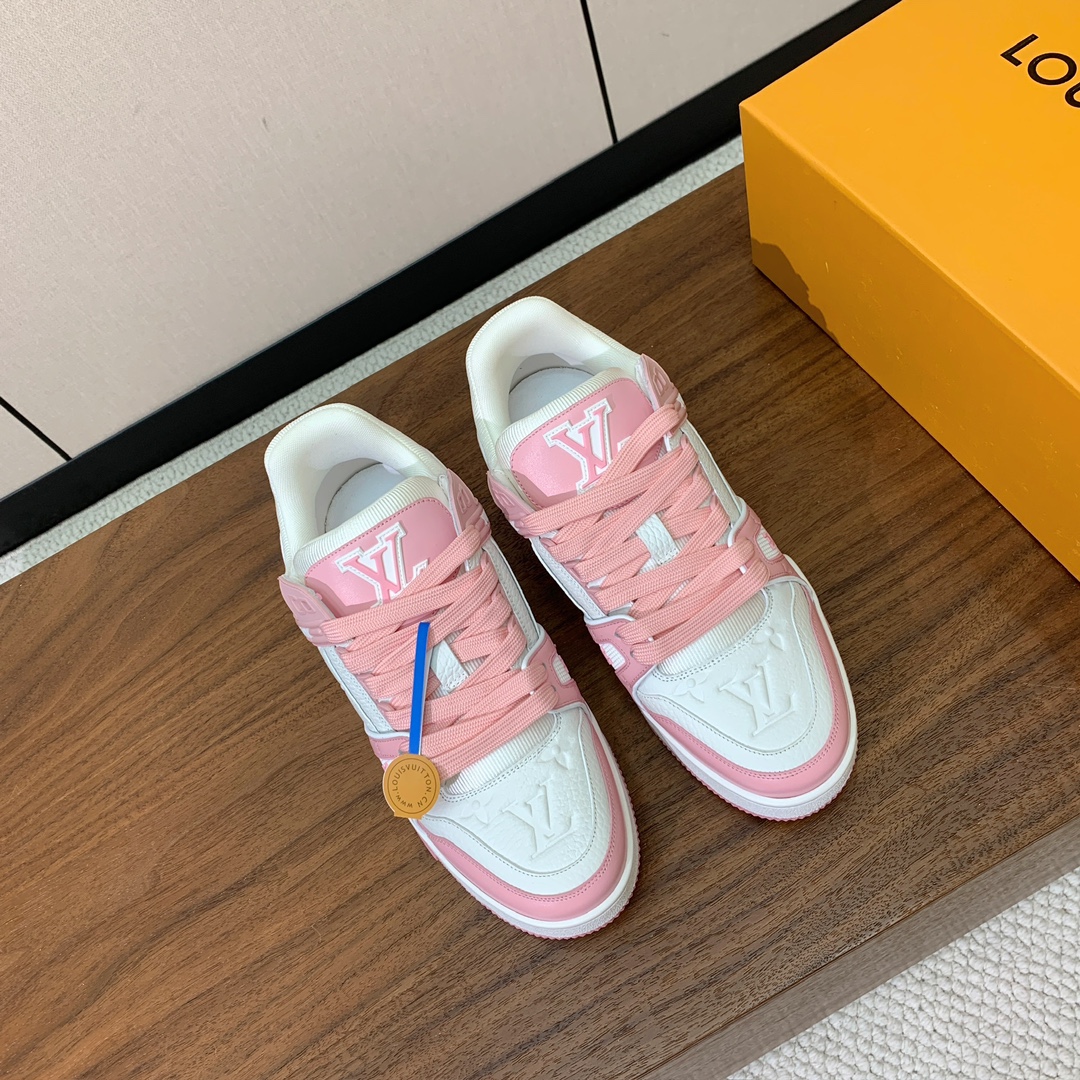 顶级品质🔸L*****V🔸TRAINER最好看的运动鞋。原版1:1精准复刻、细节很无敌、诚意满满、进口定