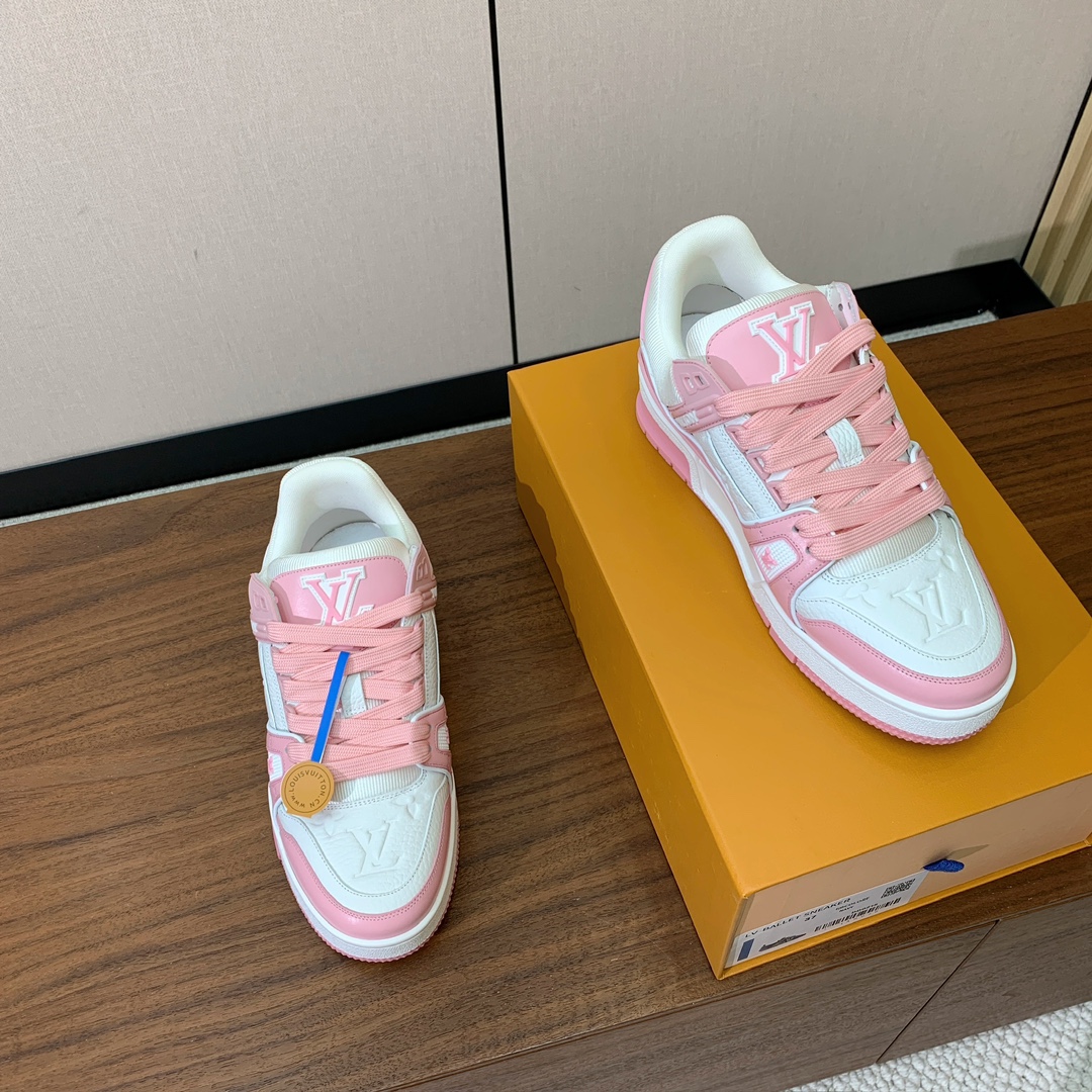 顶级品质🔸L*****V🔸TRAINER最好看的运动鞋。原版1:1精准复刻、细节很无敌、诚意满满、进口定