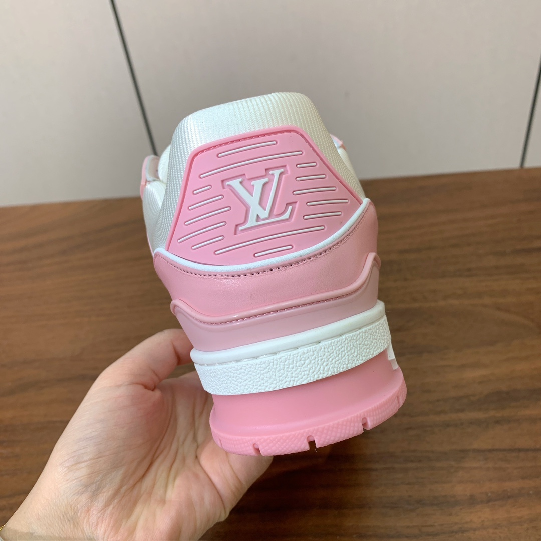 顶级品质🔸L*****V🔸TRAINER最好看的运动鞋。原版1:1精准复刻、细节很无敌、诚意满满、进口定