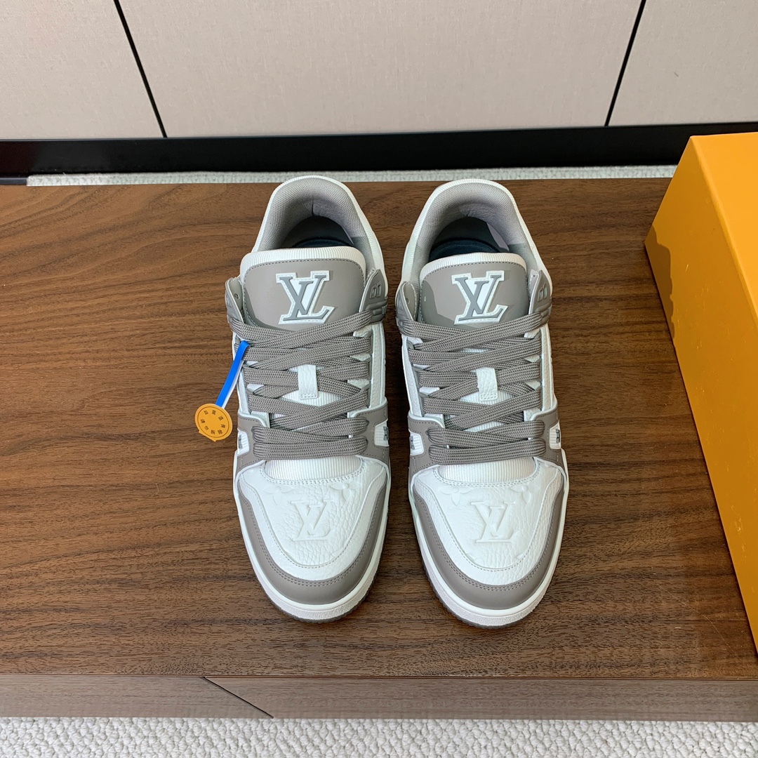 顶级品质🔸L*****V🔸TRAINER最好看的运动鞋。原版1:1精准复刻、细节很无敌、诚意满满、进口定
