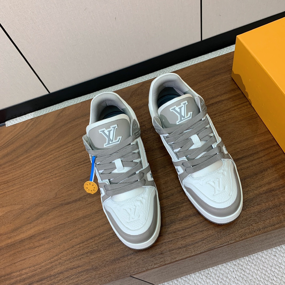 顶级品质🔸L*****V🔸TRAINER最好看的运动鞋。原版1:1精准复刻、细节很无敌、诚意满满、进口定
