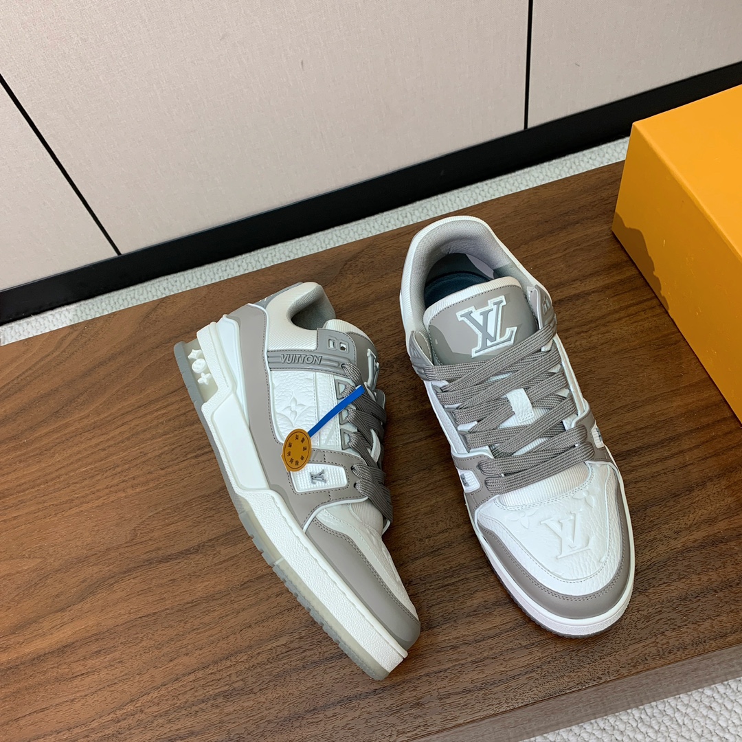 顶级品质🔸L*****V🔸TRAINER最好看的运动鞋。原版1:1精准复刻、细节很无敌、诚意满满、进口定