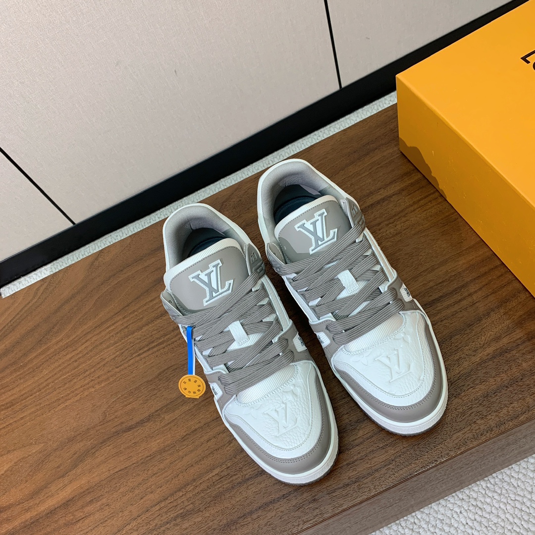 顶级品质🔸L*****V🔸TRAINER最好看的运动鞋。原版1:1精准复刻、细节很无敌、诚意满满、进口定