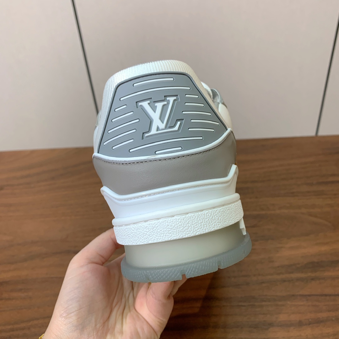 顶级品质🔸L*****V🔸TRAINER最好看的运动鞋。原版1:1精准复刻、细节很无敌、诚意满满、进口定