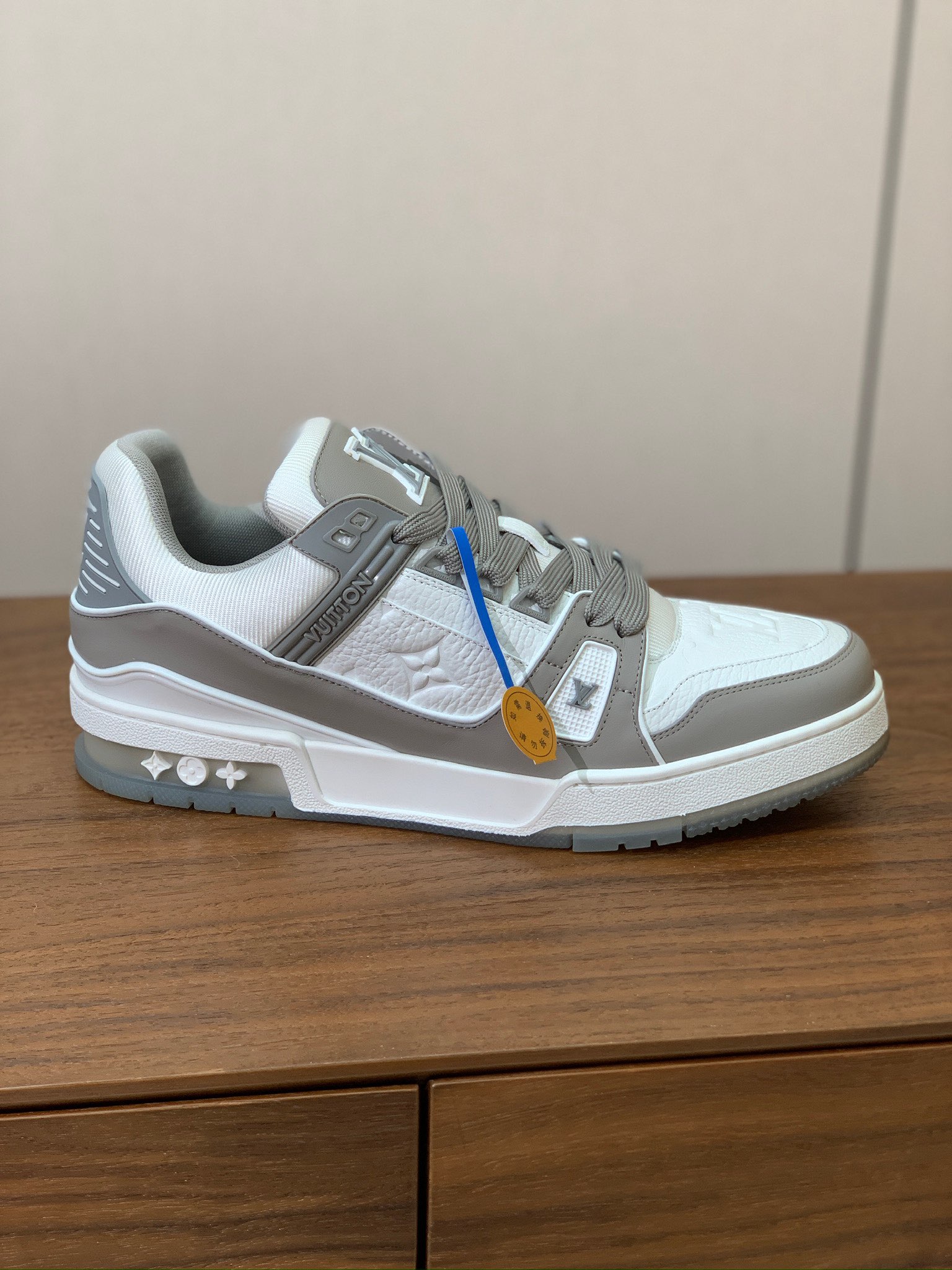 顶级品质🔸L*****V🔸TRAINER最好看的运动鞋。原版1:1精准复刻、细节很无敌、诚意满满、进口定