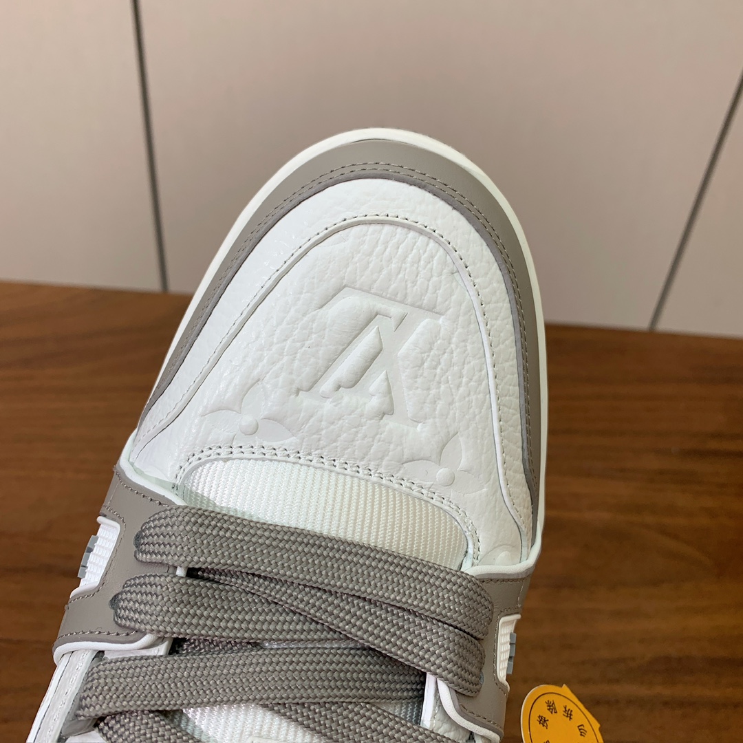 顶级品质🔸L*****V🔸TRAINER最好看的运动鞋。原版1:1精准复刻、细节很无敌、诚意满满、进口定