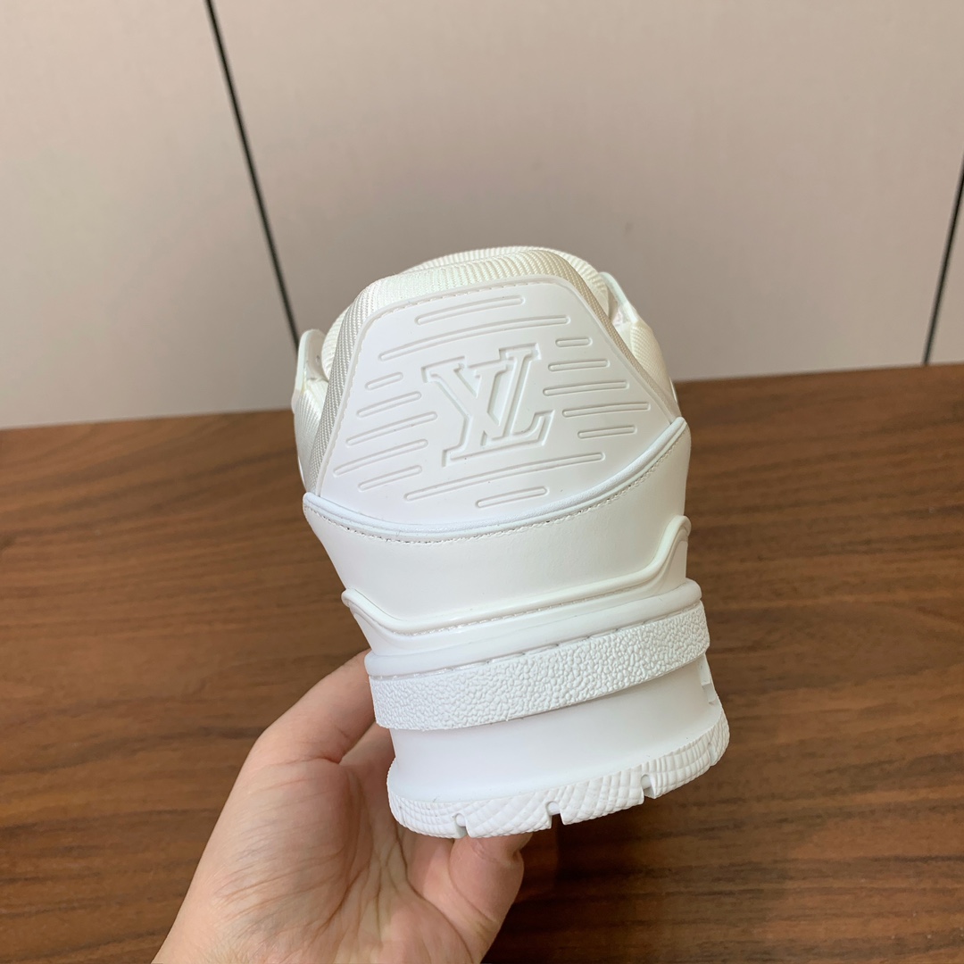 顶级品质🔸L*****V🔸TRAINER最好看的运动鞋。原版1:1精准复刻、细节很无敌、诚意满满、进口定