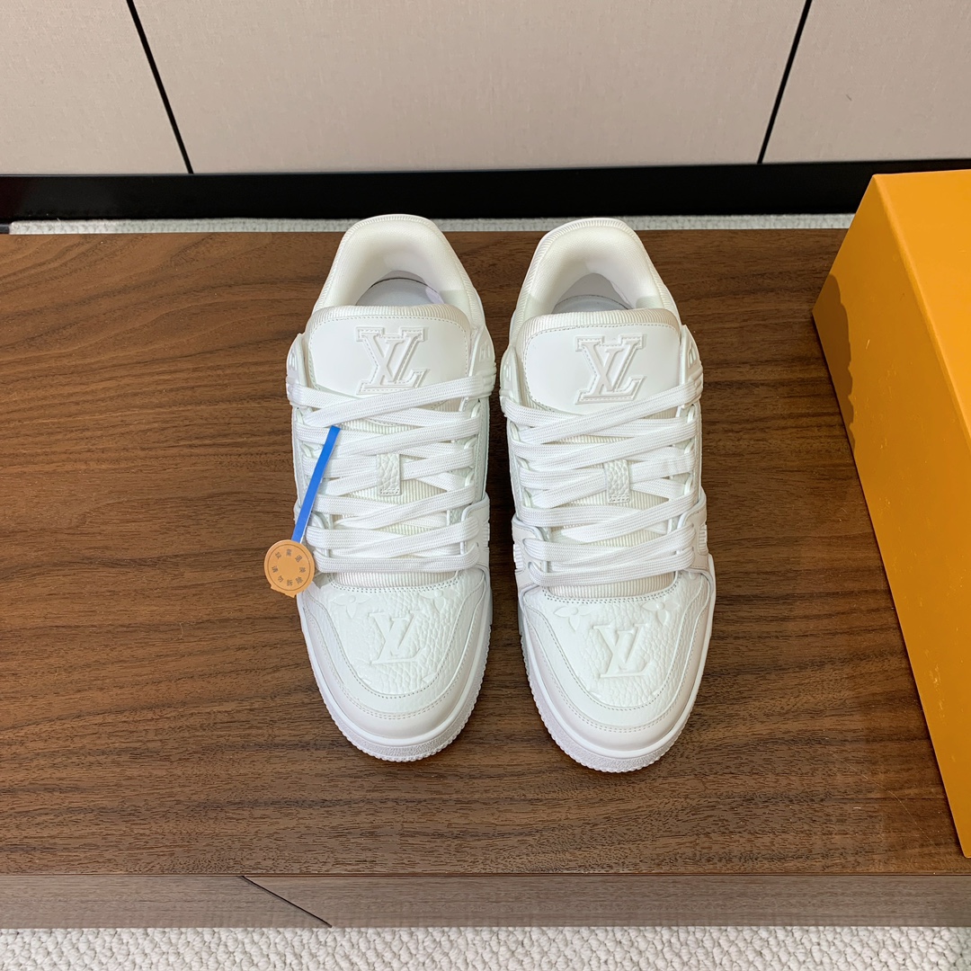 顶级品质🔸L*****V🔸TRAINER最好看的运动鞋。原版1:1精准复刻、细节很无敌、诚意满满、进口定