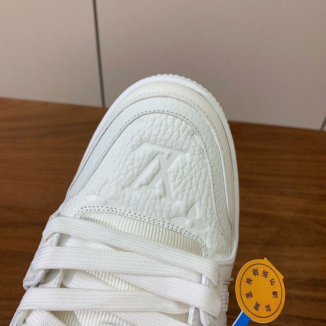 顶级品质🔸L*****V🔸TRAINER最好看的运动鞋。原版1:1精准复刻、细节很无敌、诚意满满、进口定