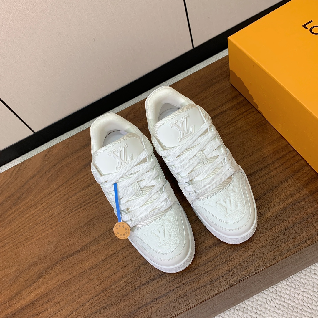 顶级品质🔸L*****V🔸TRAINER最好看的运动鞋。原版1:1精准复刻、细节很无敌、诚意满满、进口定