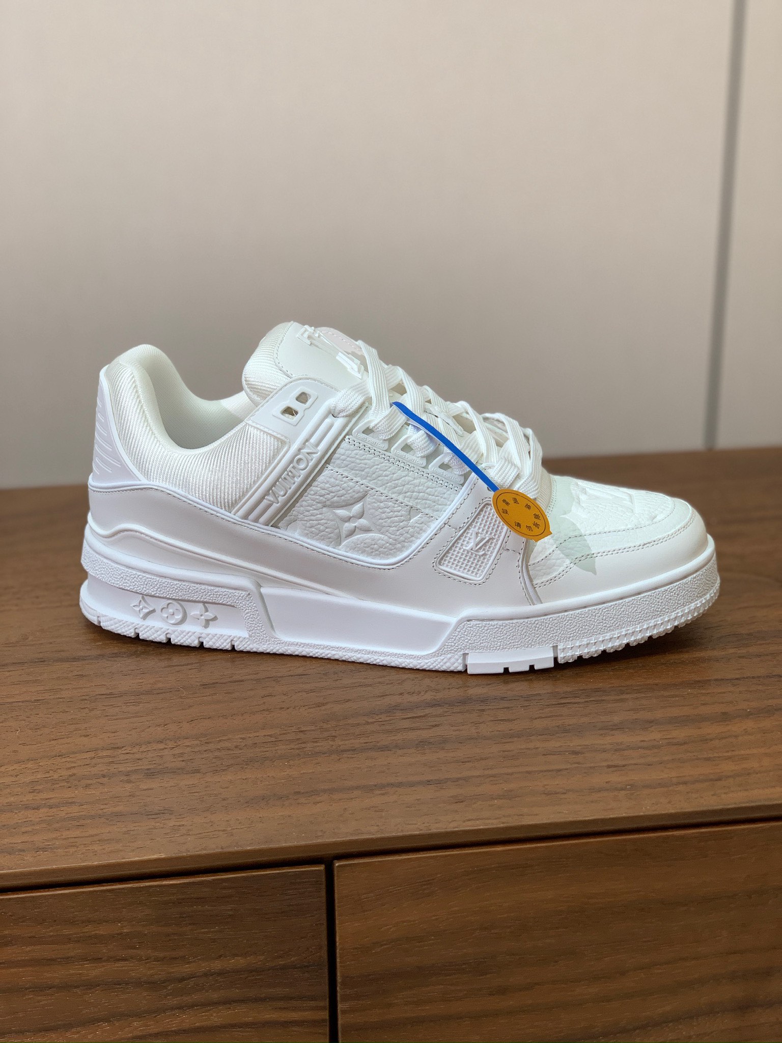顶级品质🔸L*****V🔸TRAINER最好看的运动鞋。原版1:1精准复刻、细节很无敌、诚意满满、进口定