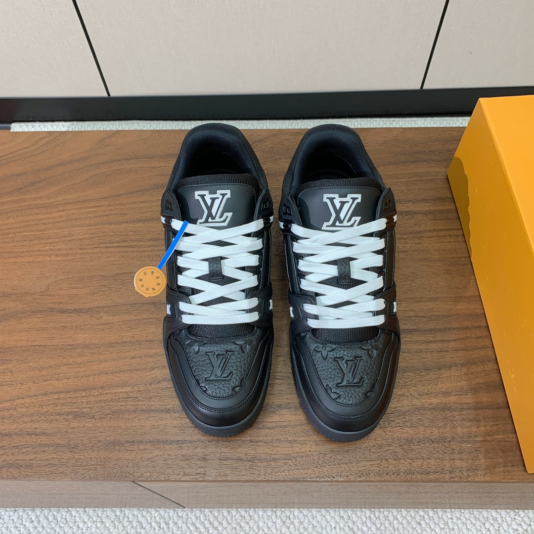 顶级品质🔸L*****V🔸TRAINER最好看的运动鞋。原版1:1精准复刻、细节很无敌、诚意满满、进口定