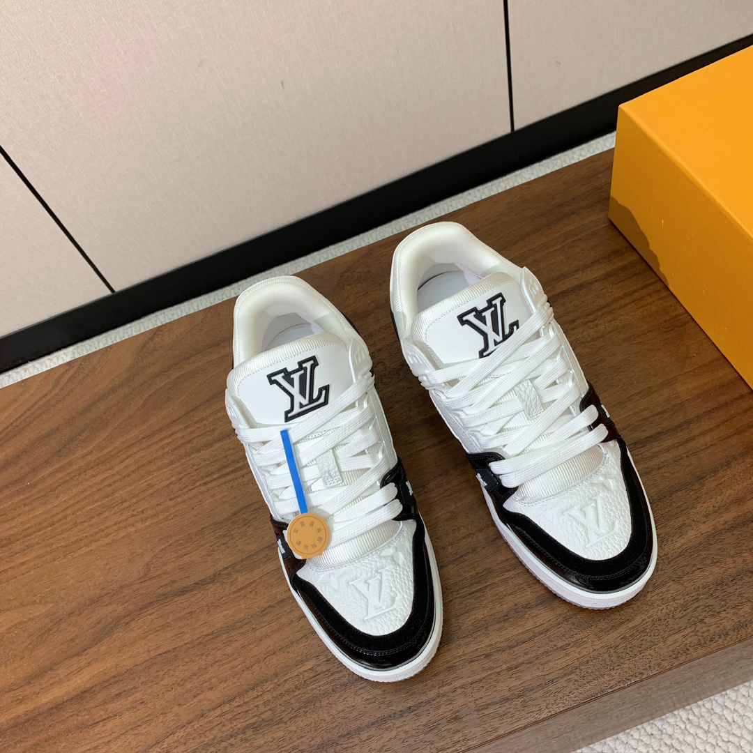 顶级品质🔸L*****V🔸TRAINER最好看的运动鞋。原版1:1精准复刻、细节很无敌、诚意满满、进口定