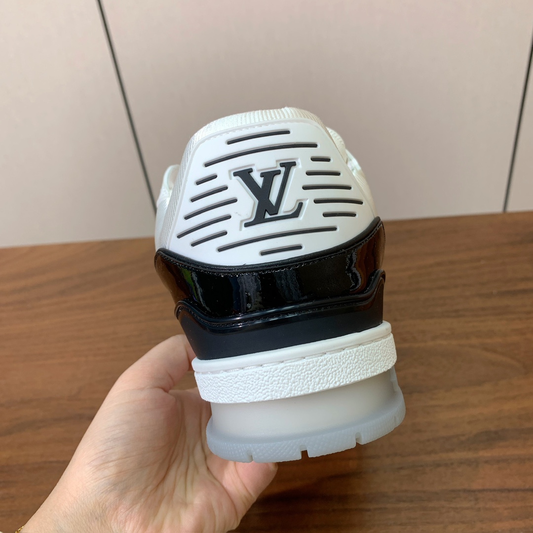 顶级品质🔸L*****V🔸TRAINER最好看的运动鞋。原版1:1精准复刻、细节很无敌、诚意满满、进口定