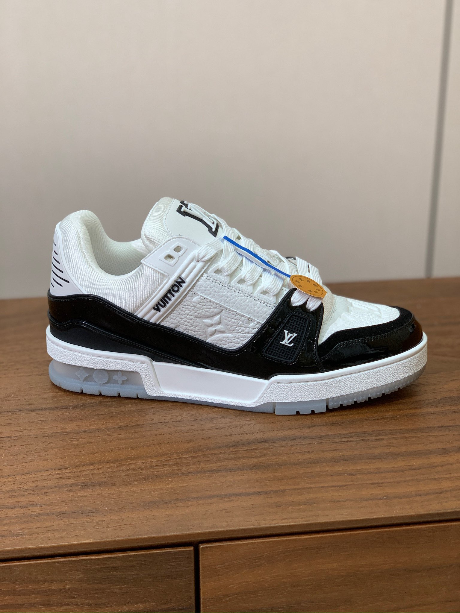 顶级品质🔸L*****V🔸TRAINER最好看的运动鞋。原版1:1精准复刻、细节很无敌、诚意满满、进口定