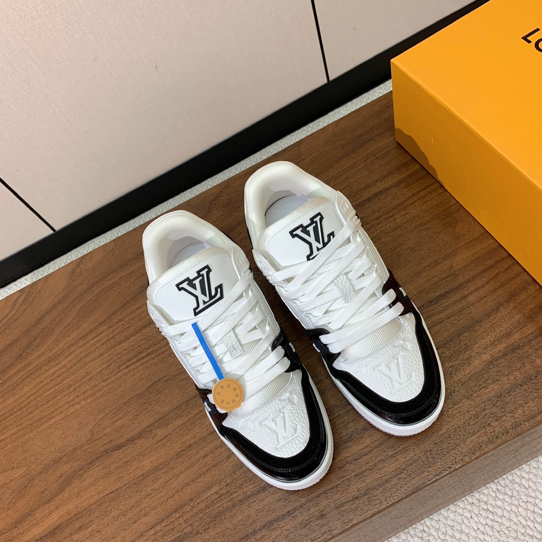 顶级品质🔸L*****V🔸TRAINER最好看的运动鞋。原版1:1精准复刻、细节很无敌、诚意满满、进口定