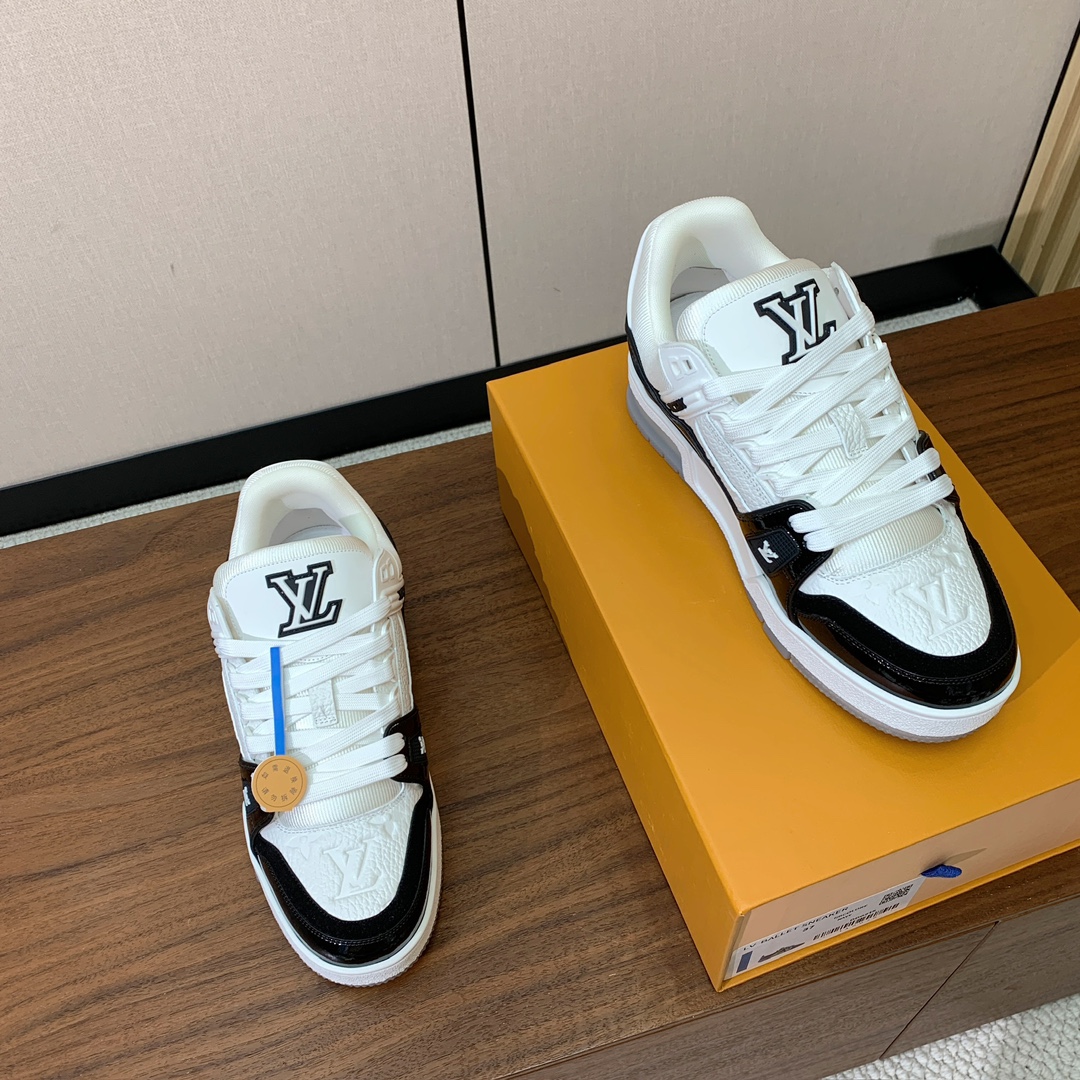 顶级品质🔸L*****V🔸TRAINER最好看的运动鞋。原版1:1精准复刻、细节很无敌、诚意满满、进口定