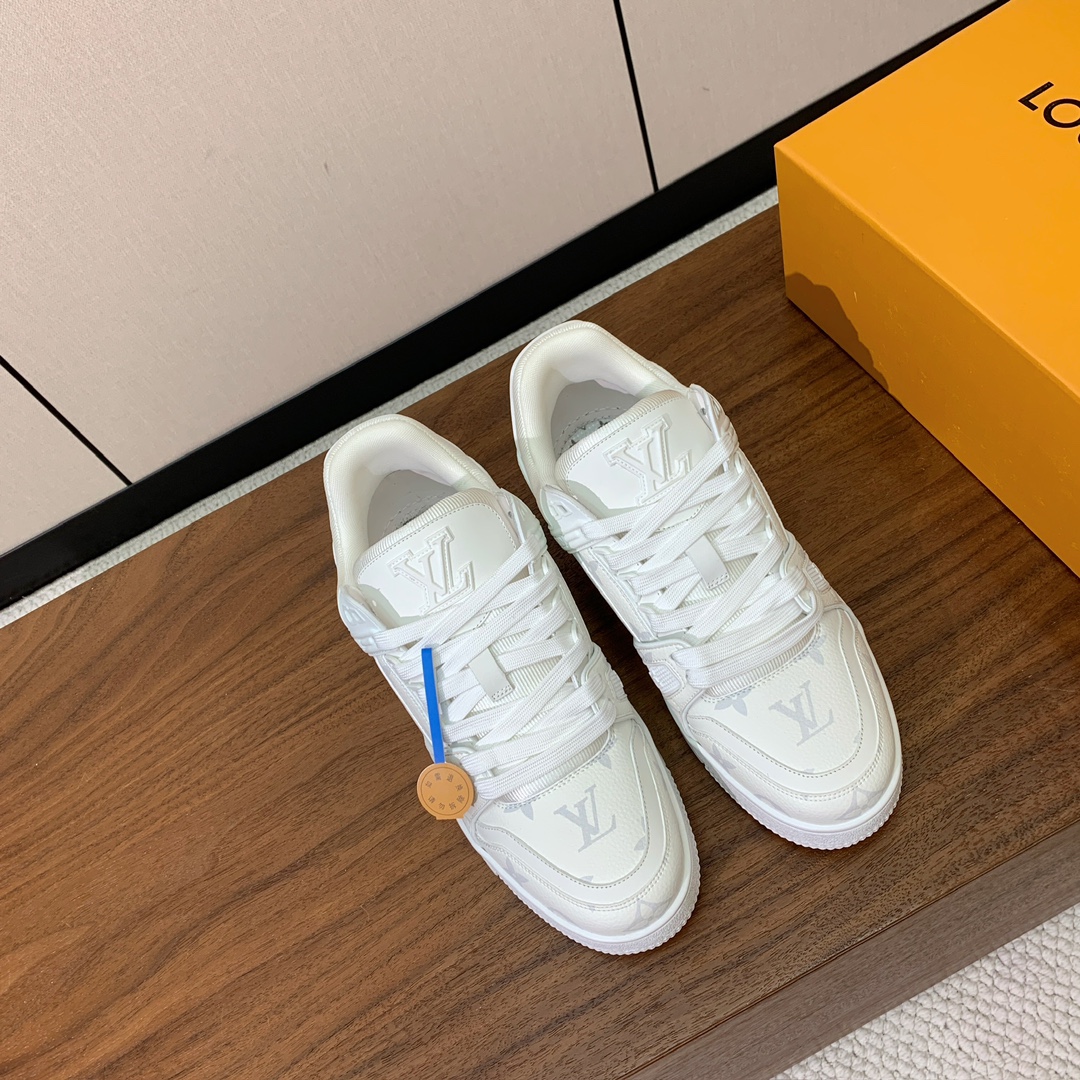 顶级品质🔸L*****V🔸TRAINER最好看的运动鞋。原版1:1精准复刻、细节很无敌、诚意满满、进口定