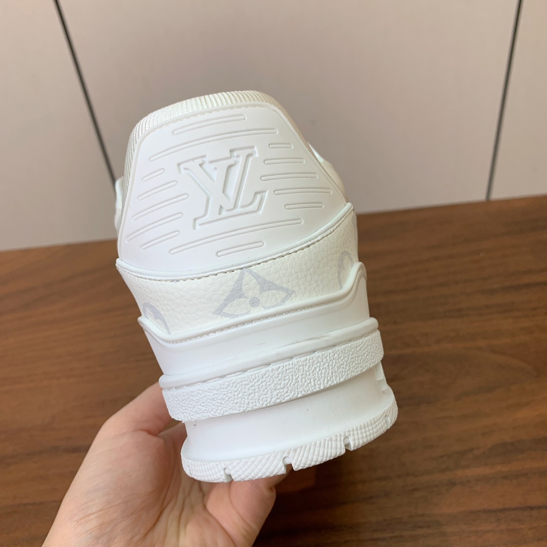 顶级品质🔸L*****V🔸TRAINER最好看的运动鞋。原版1:1精准复刻、细节很无敌、诚意满满、进口定