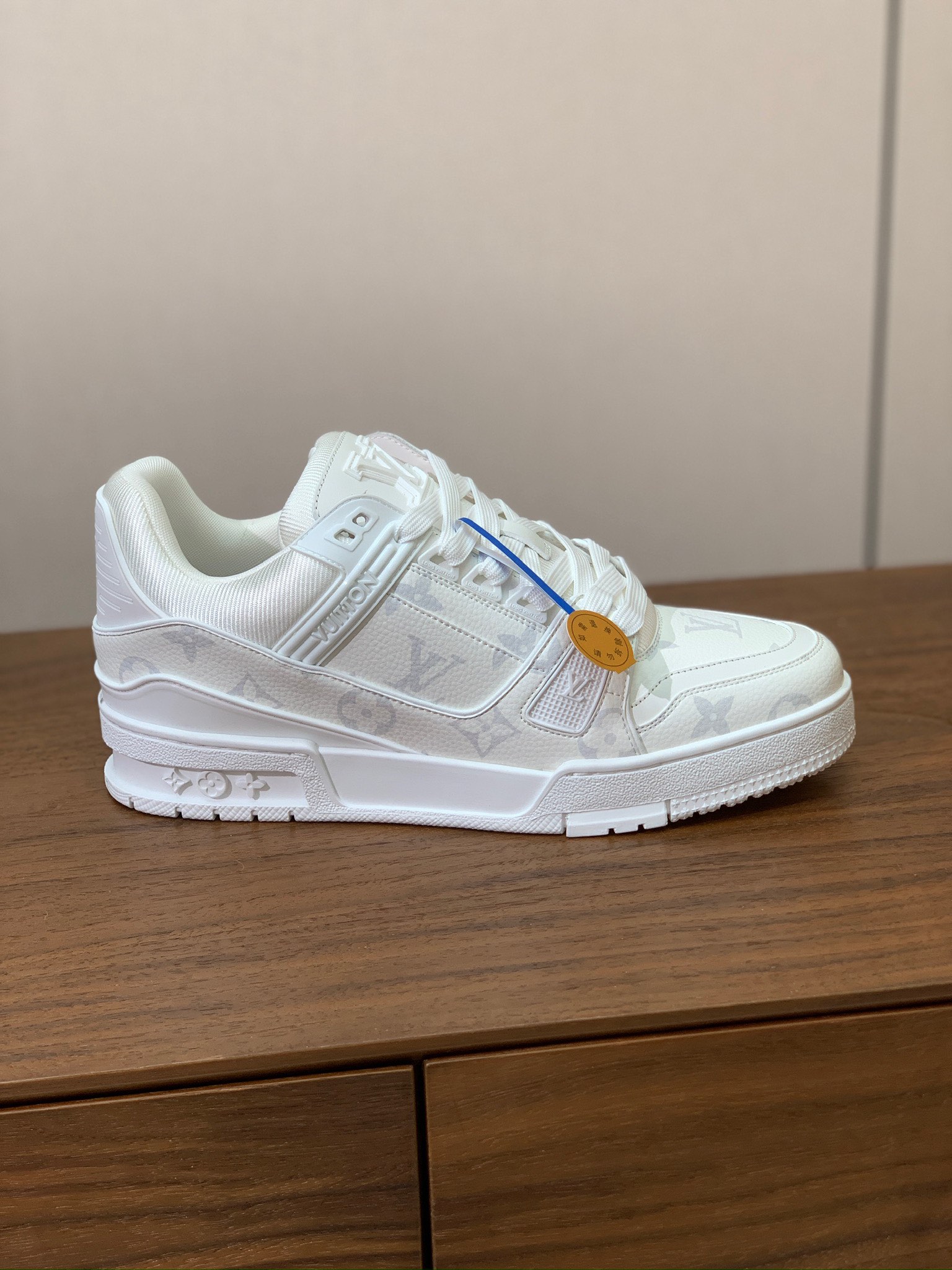 顶级品质🔸L*****V🔸TRAINER最好看的运动鞋。原版1:1精准复刻、细节很无敌、诚意满满、进口定