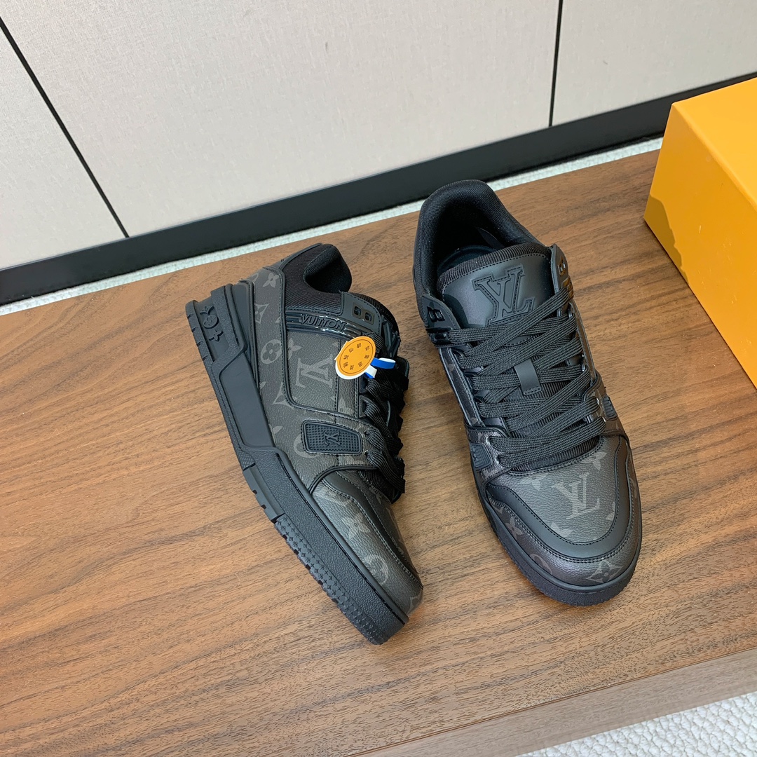 顶级品质🔸L*****V🔸TRAINER最好看的运动鞋。原版1:1精准复刻、细节很无敌、诚意满满、进口定