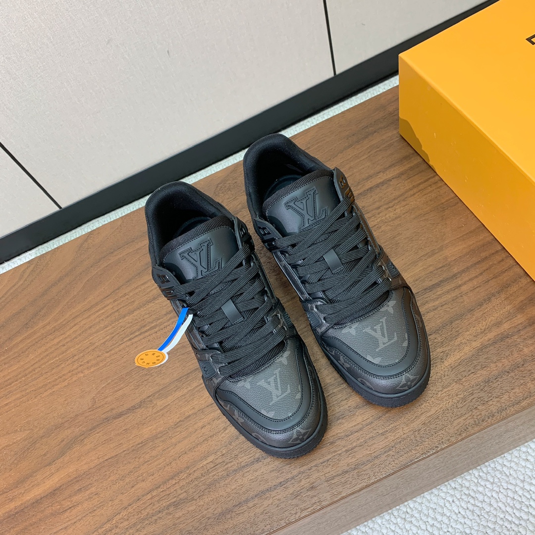 顶级品质🔸L*****V🔸TRAINER最好看的运动鞋。原版1:1精准复刻、细节很无敌、诚意满满、进口定