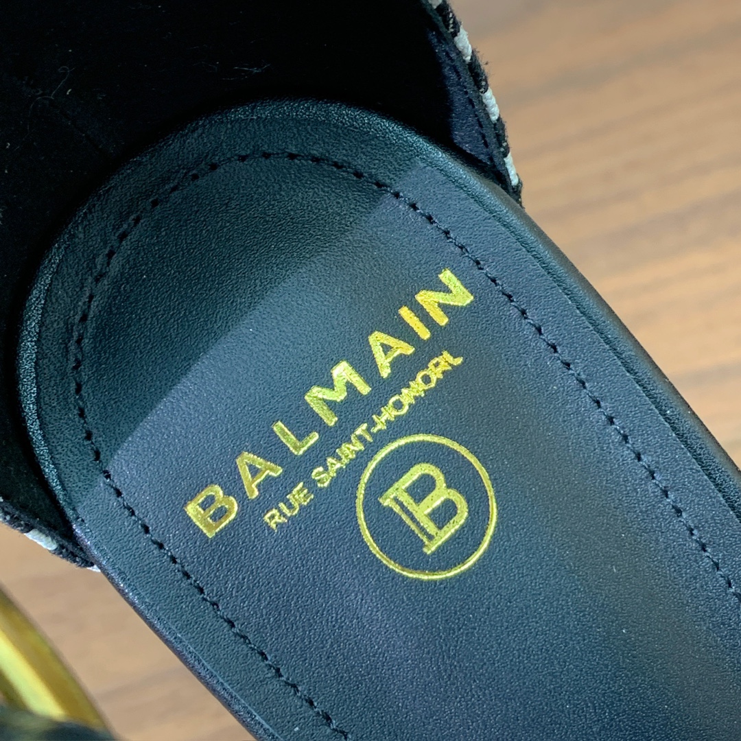 【Bal*ain】水台凉鞋。愈发別致出众，无敌气场、无敌好看。鞋面定制原版Logo布➕原版鞋跟，水台开模