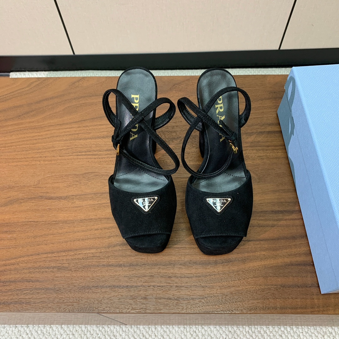 NO:723066,[Pra*a] Water platform sandals. Retro and playful yet elegant and decent. Sheepskin upper, sheepskin lining and foot pads. Genuine leather outsole, heel height 13.5cm, water platform 4cm. Size 35-41 (customized 40 and 41 are non-returnable) batch, sandals, prada, sandals, sheepskin, sheep, Leather soles19860909【Pra*a】水台凉鞋.复古俏皮又不失大气得体.鞋面羊京,羊皮内里及垫脚.真皮大底,跟高13.5cm、水台4cm. 码数35-41（40、41定制不退换） 批,凉鞋,prada,sandals,sheepskin,sheep,Leather soles,Women's Shoes