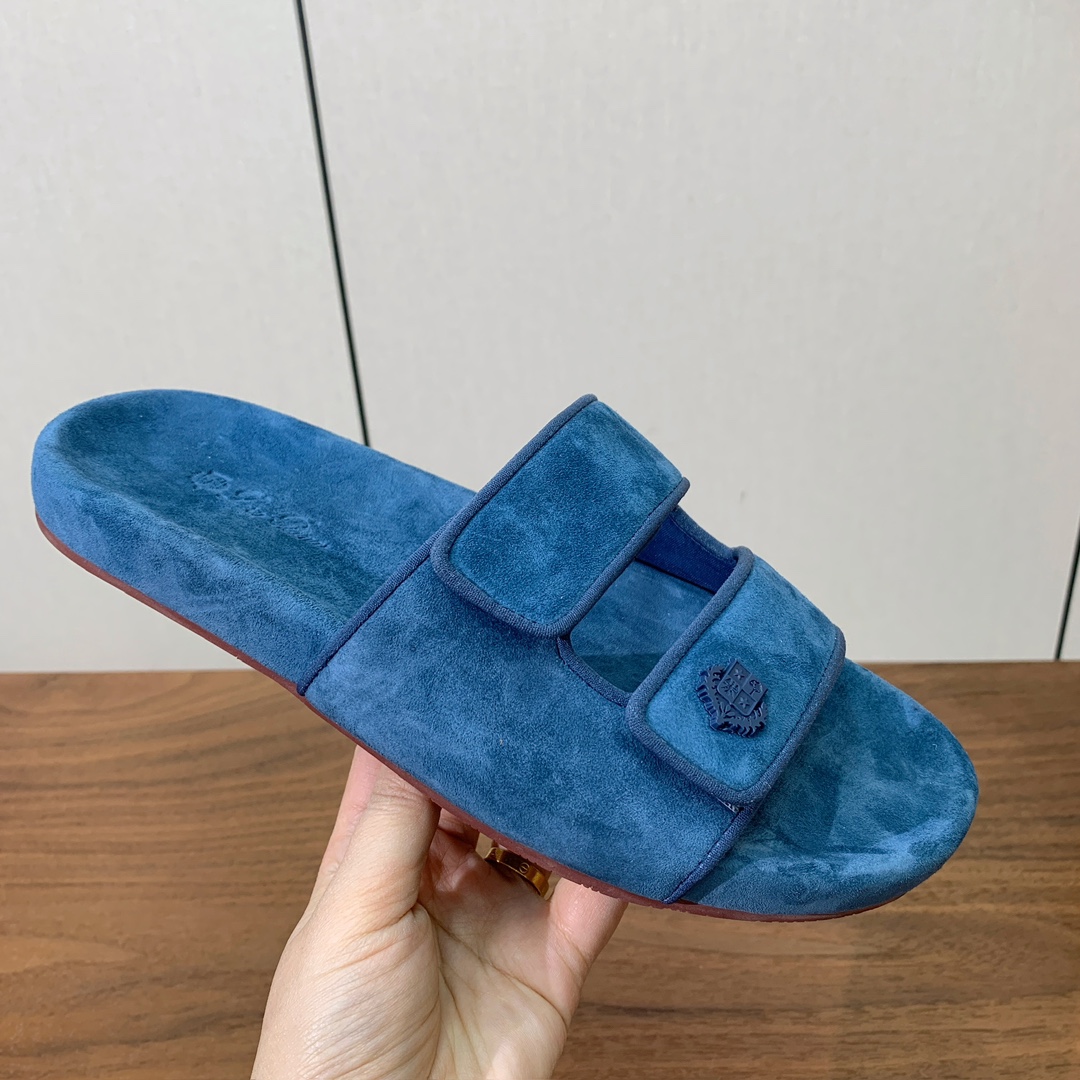【Loro Piana】男款拖鞋。意大利顶级羊绒复古优雅低调奢华。时尚性与皮料实用性同样兼具依然全网最高