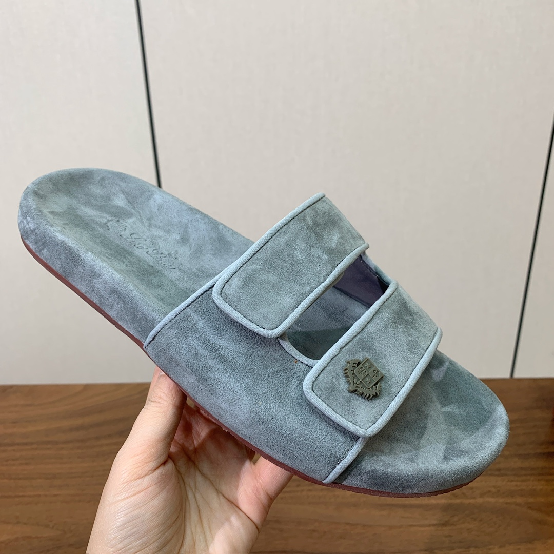 【Loro Piana】男款拖鞋。意大利顶级羊绒复古优雅低调奢华。时尚性与皮料实用性同样兼具依然全网最高