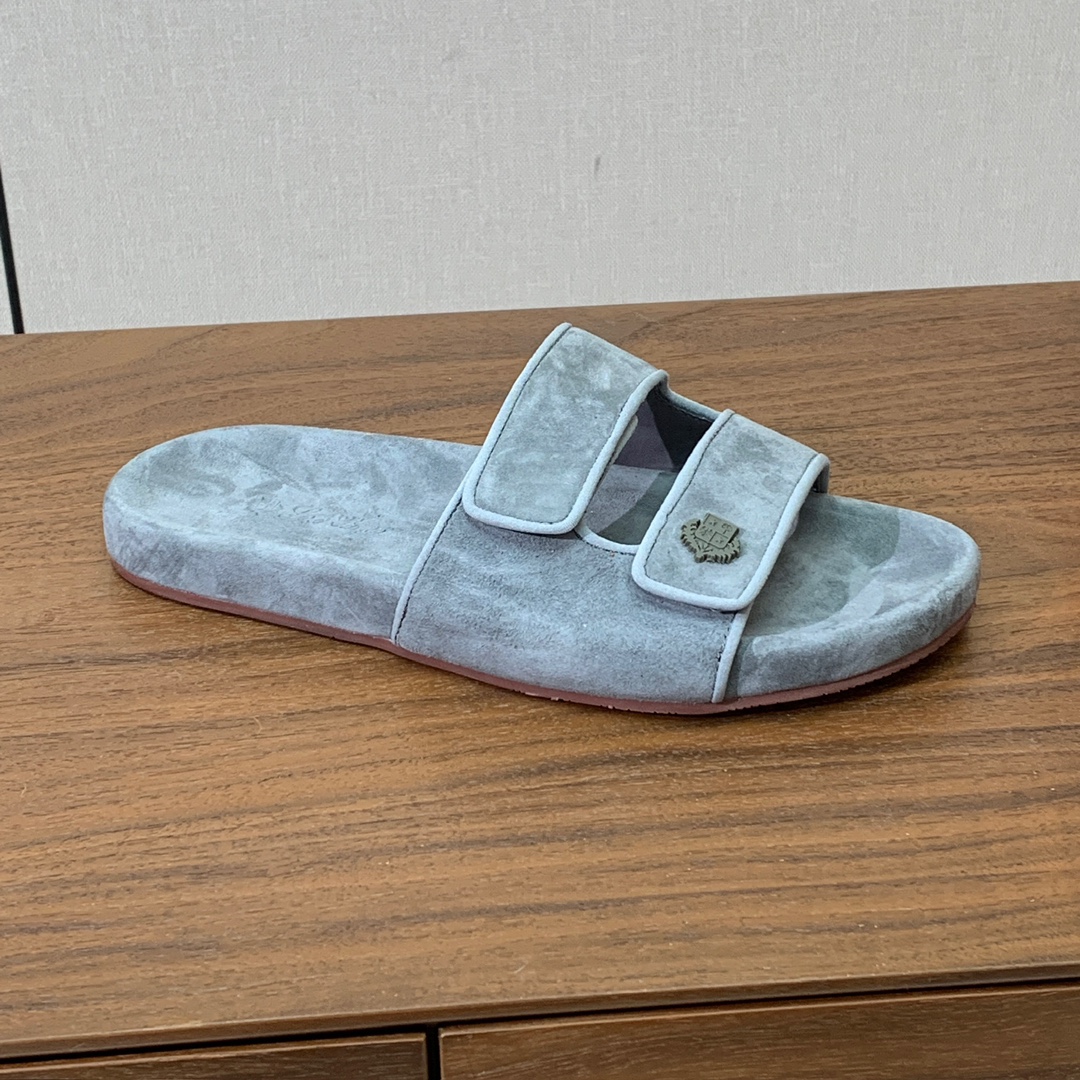 【Loro Piana】男款拖鞋。意大利顶级羊绒复古优雅低调奢华。时尚性与皮料实用性同样兼具依然全网最高