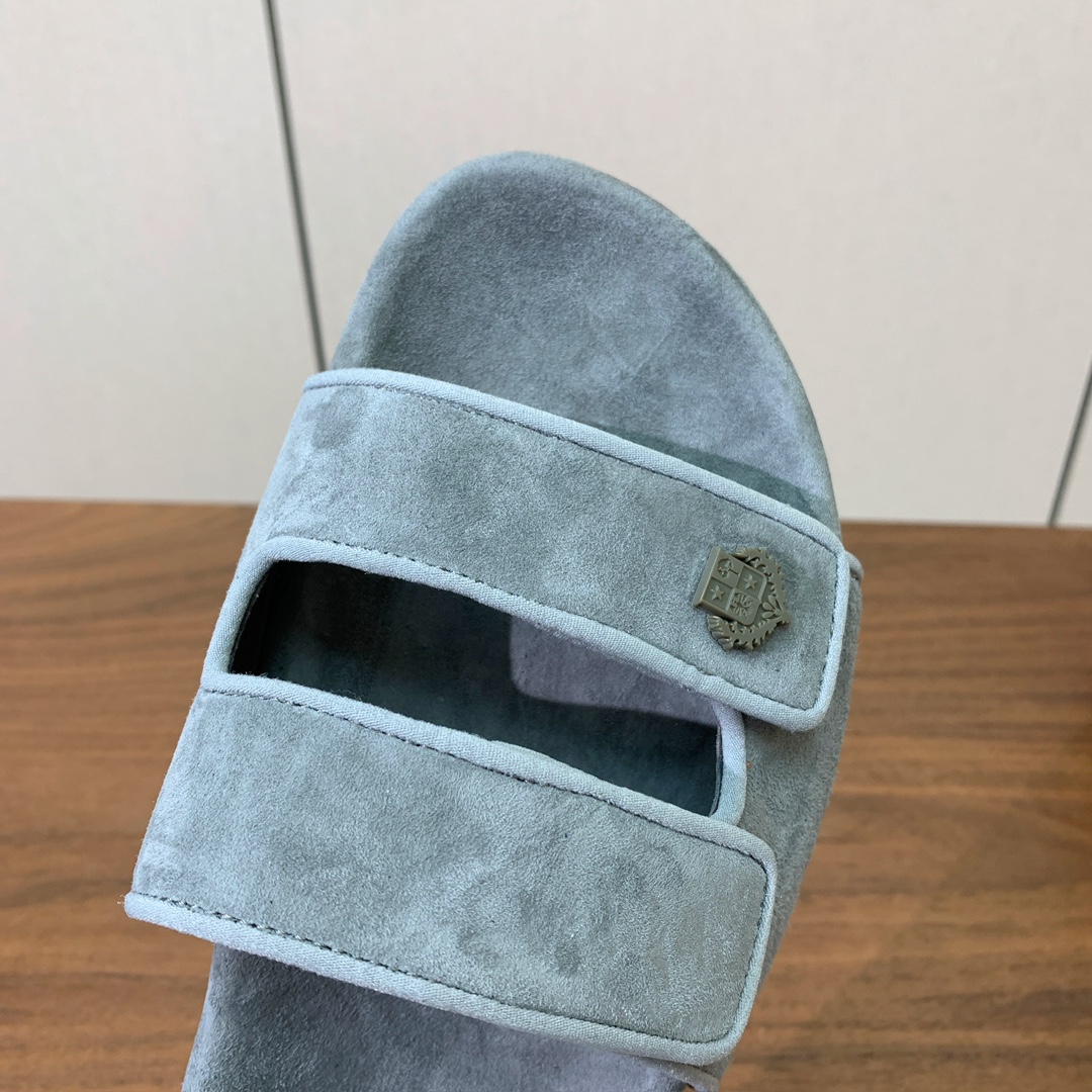 【Loro Piana】男款拖鞋。意大利顶级羊绒复古优雅低调奢华。时尚性与皮料实用性同样兼具依然全网最高