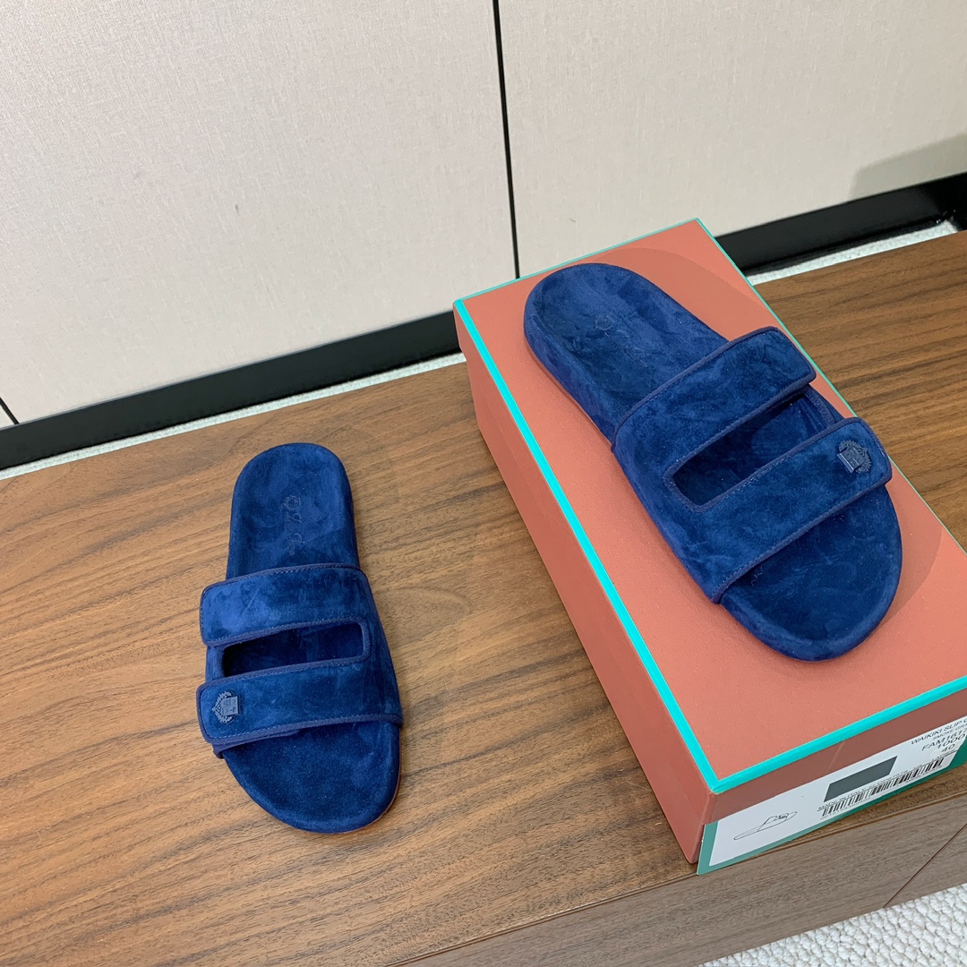 【Loro Piana】男款拖鞋。意大利顶级羊绒复古优雅低调奢华。时尚性与皮料实用性同样兼具依然全网最高