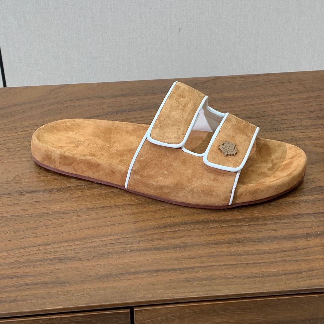 【Loro Piana】男款拖鞋。意大利顶级羊绒复古优雅低调奢华。时尚性与皮料实用性同样兼具依然全网最高