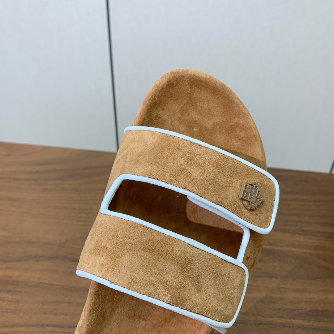 【Loro Piana】男款拖鞋。意大利顶级羊绒复古优雅低调奢华。时尚性与皮料实用性同样兼具依然全网最高
