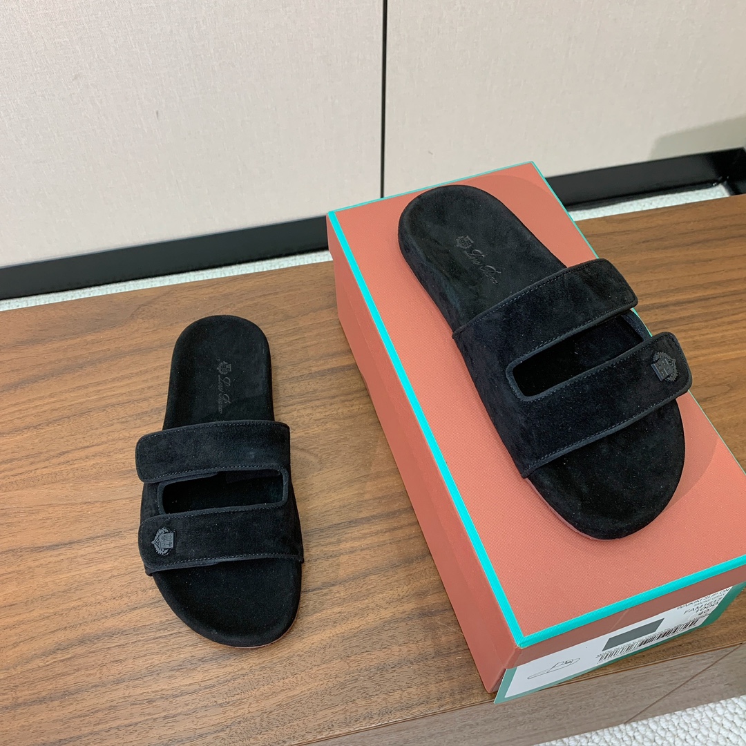 【Loro Piana】男款拖鞋。意大利顶级羊绒复古优雅低调奢华。时尚性与皮料实用性同样兼具依然全网最高