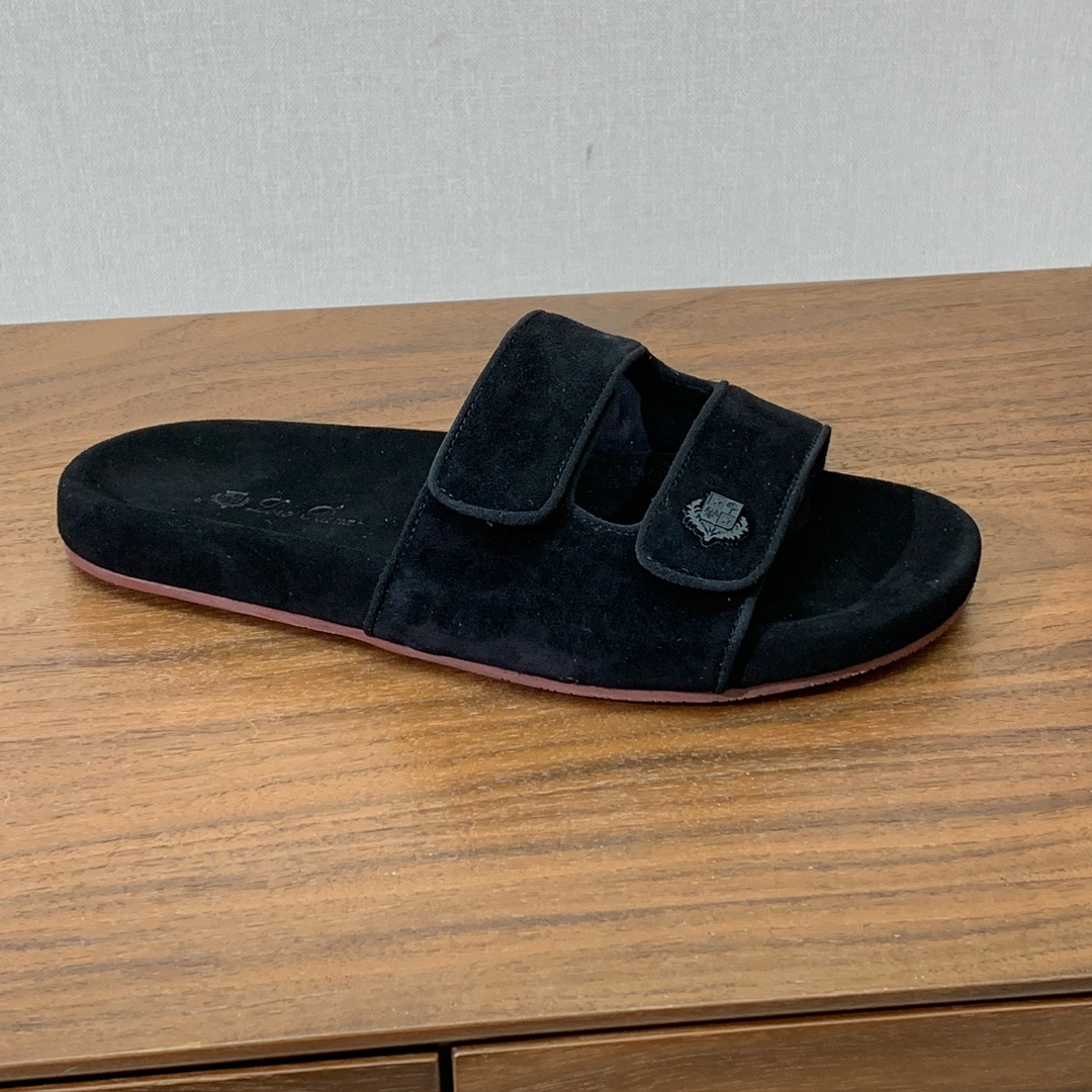 【Loro Piana】男款拖鞋。意大利顶级羊绒复古优雅低调奢华。时尚性与皮料实用性同样兼具依然全网最高