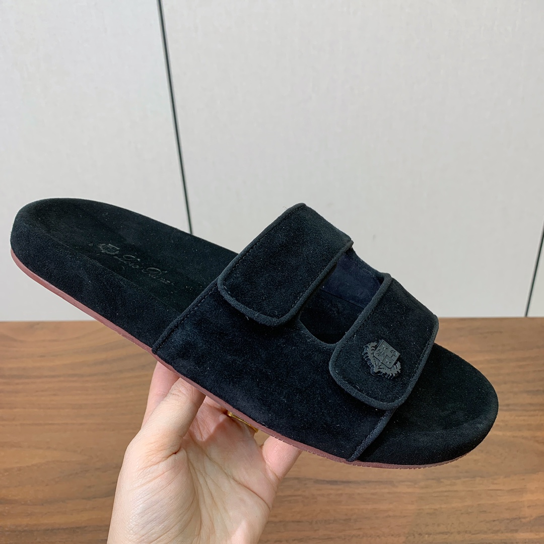 【Loro Piana】男款拖鞋。意大利顶级羊绒复古优雅低调奢华。时尚性与皮料实用性同样兼具依然全网最高