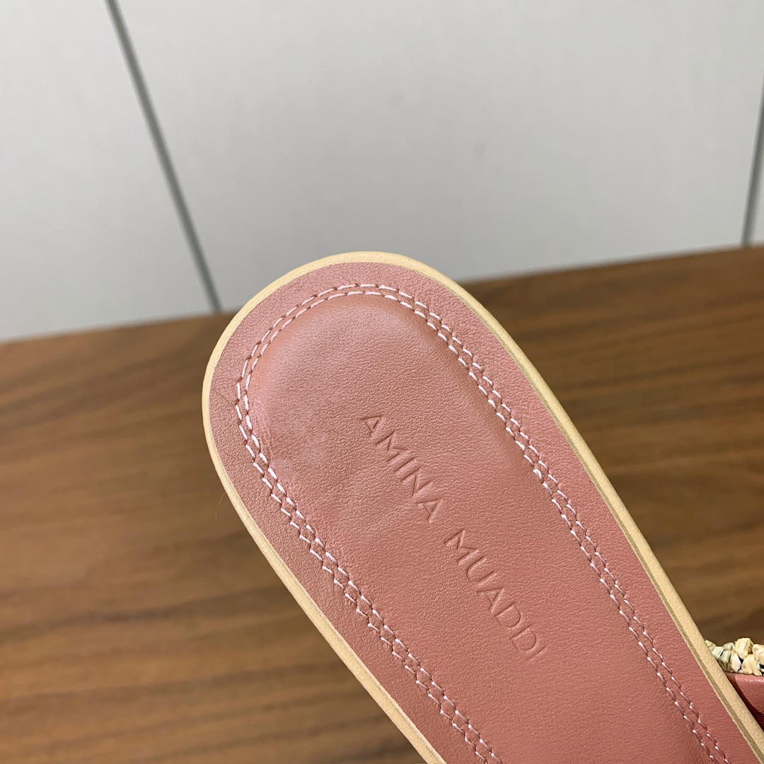 【Amina Muaddi】 编织面拖鞋。鞋面定制编织。羊皮垫脚，注塑真皮大底。跟高10cm 码数：35
