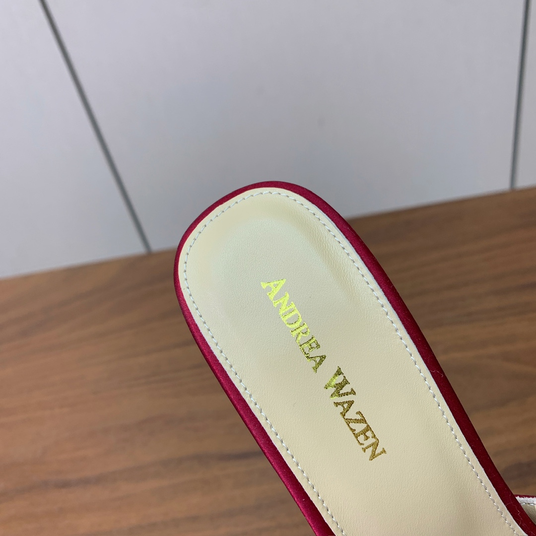 【Anderea Wazen】拖鞋。非常的美，上脚无敌了。鞋面进口真丝、马毛。羊皮垫脚。真皮大底，跟高9