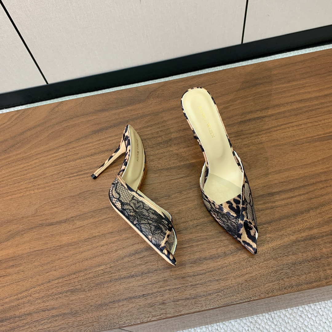 【Anderea Wazen】蕾丝拖鞋。纯手工蕾丝折叠工艺，非常的美，上脚无敌了。鞋面进口真丝+蕾丝。羊