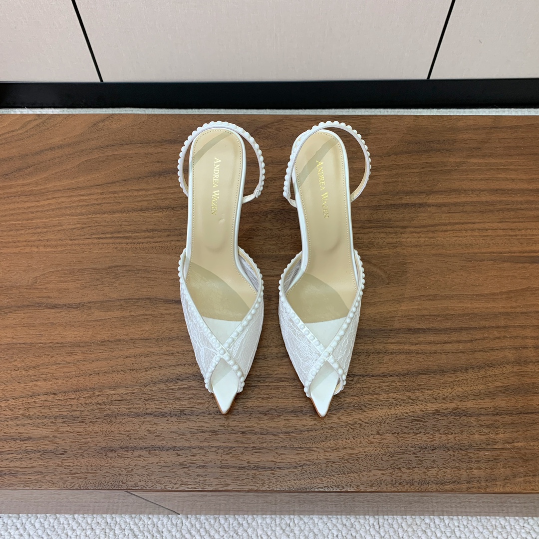 【Anderea Wazen】蕾丝凉鞋。纯手工蕾丝折叠工艺，非常的美，上脚无敌了。鞋面进口真丝+蕾丝。羊