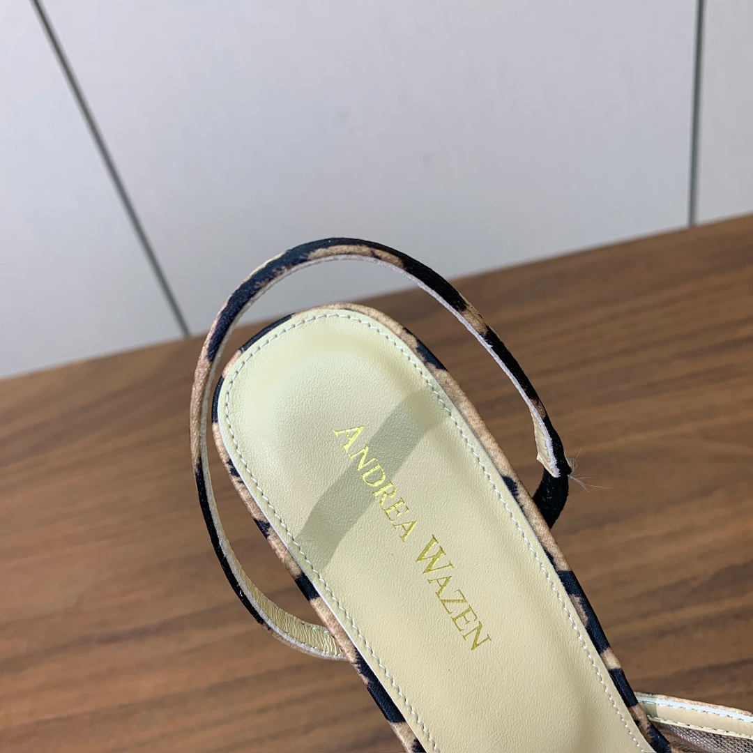 【Anderea Wazen】蕾丝凉鞋。纯手工蕾丝折叠工艺，非常的美，上脚无敌了。鞋面进口真丝+蕾丝。羊