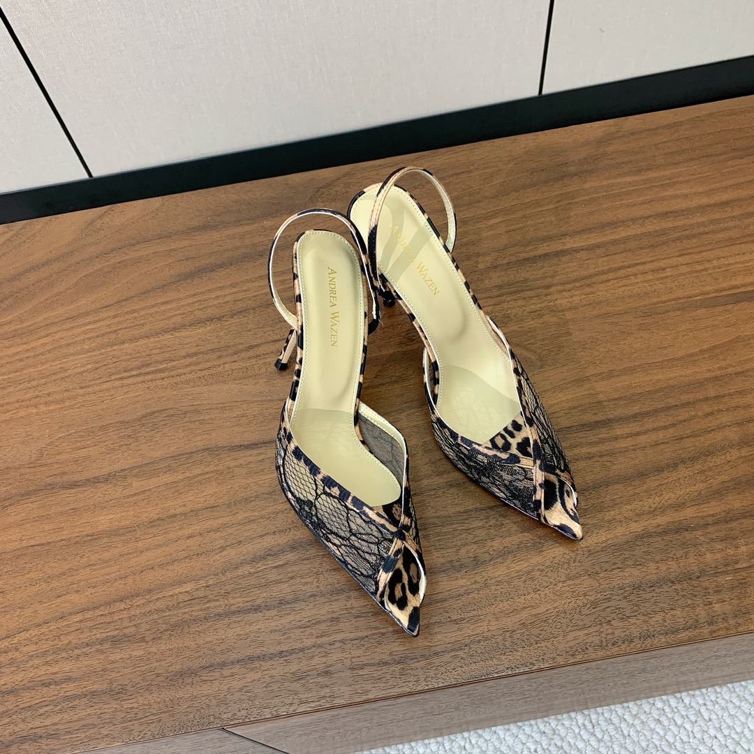 【Anderea Wazen】蕾丝凉鞋。纯手工蕾丝折叠工艺，非常的美，上脚无敌了。鞋面进口真丝+蕾丝。羊